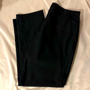 Uniqlo black tailored ankle pant. Stretchy. Perfect for casual work day! Size M